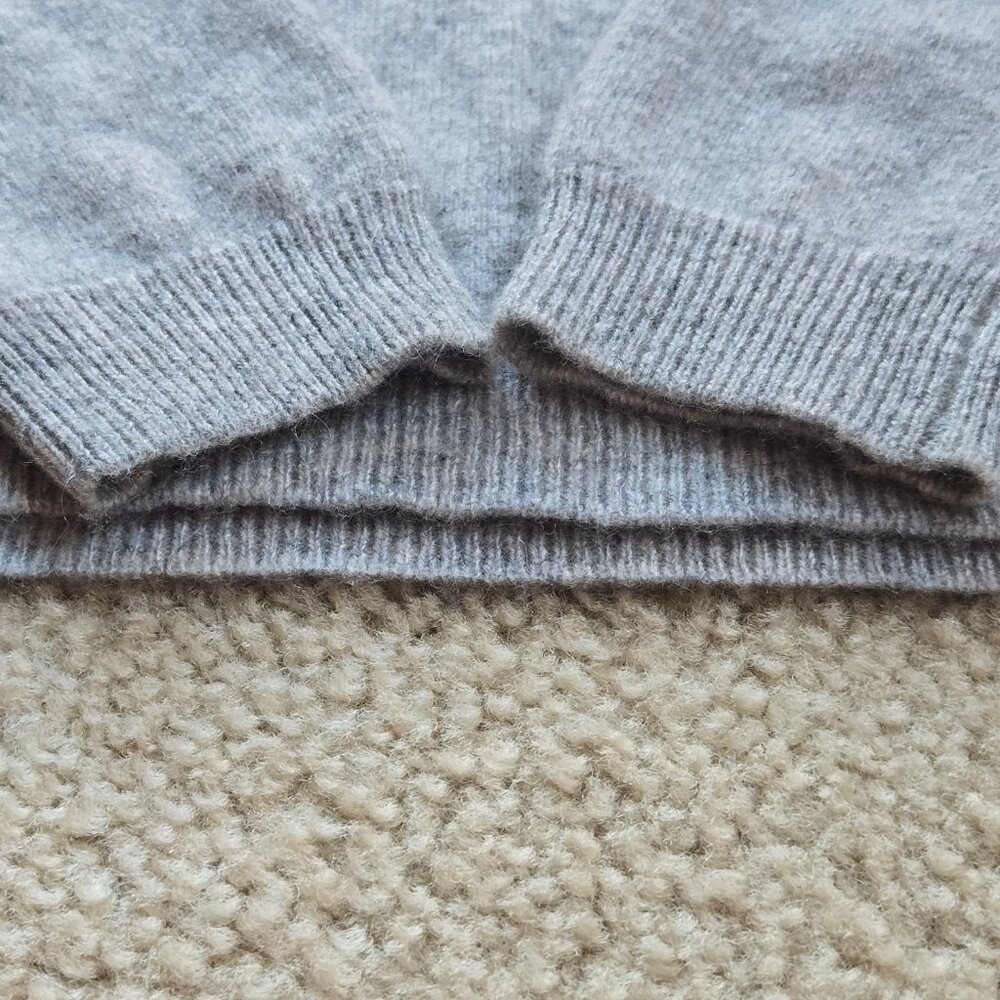 NWOT Philosophy Cashmere Sweater Grey With Lavender Stars Purple - Picture 6 of 9